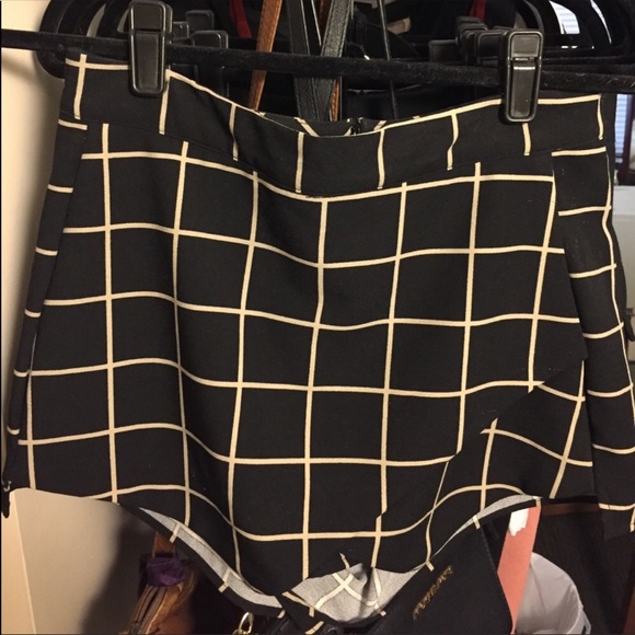 TOBI black and tan ENVELOPE SKIRT - Picture 3 of 4